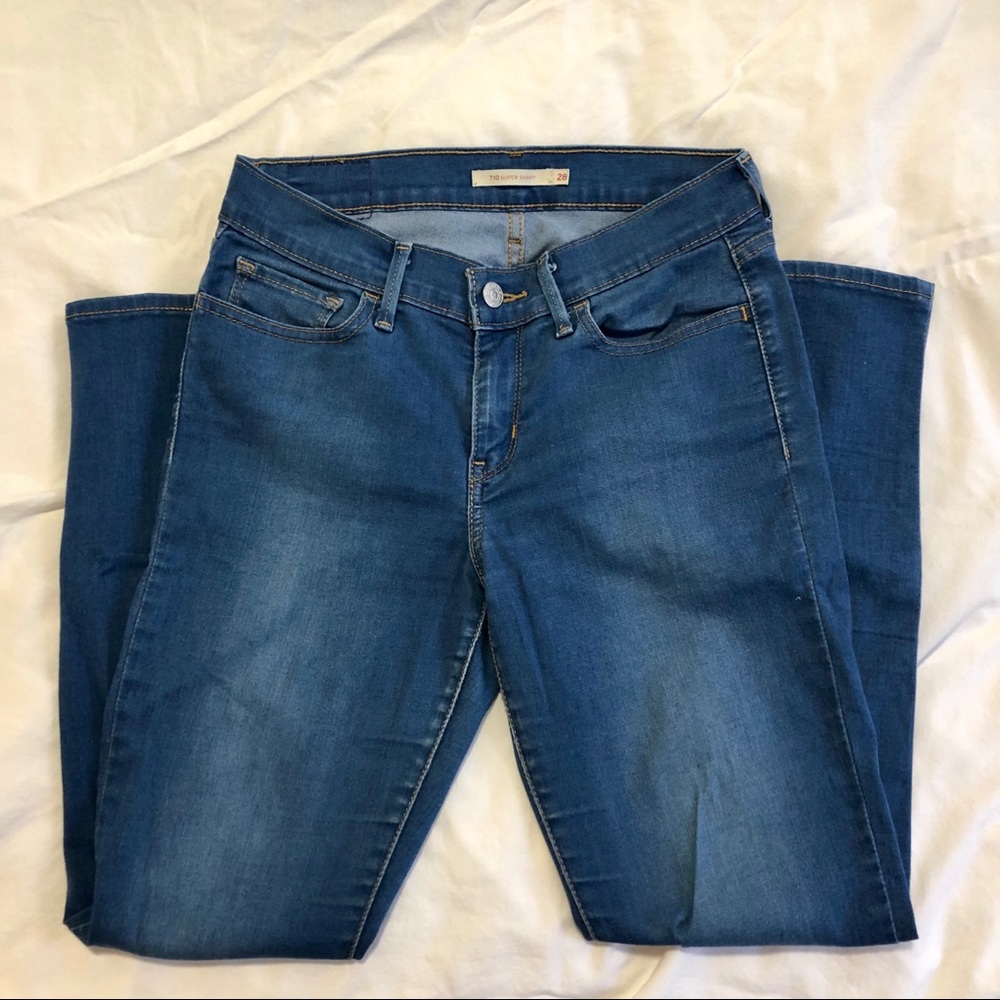 Levi’s 710 Super skinny mid rise jeans